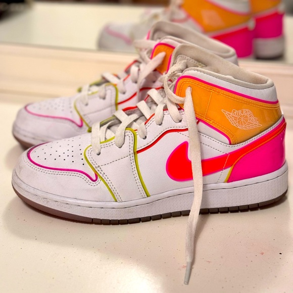 Jordan Shoes - Air Jordan Women’s 1 Mid SE Edge Glow